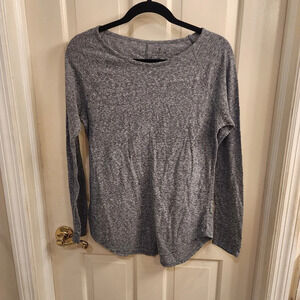 Athleta long sleeve shirt bluish/gray size med